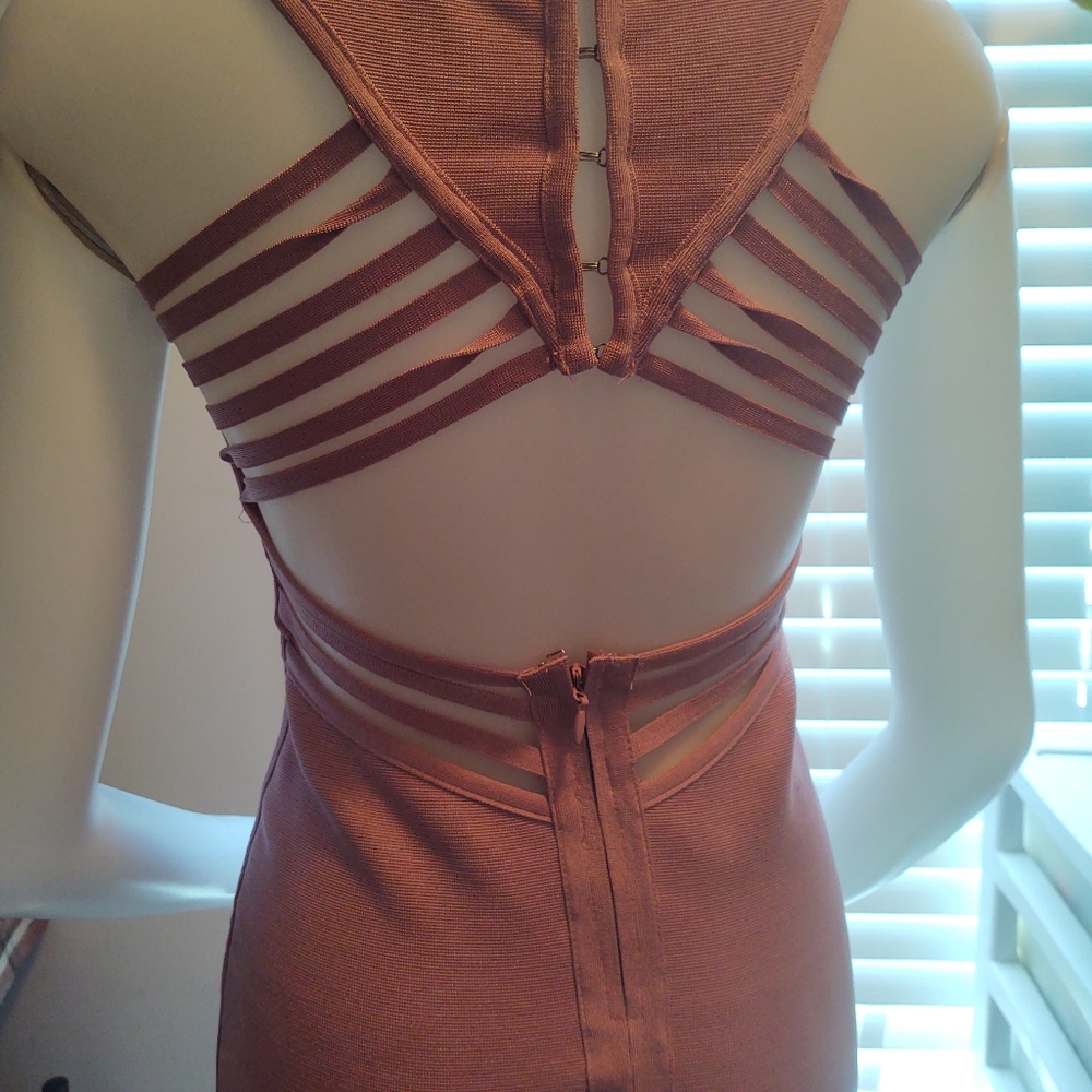 Dress - Picture 2 of 4